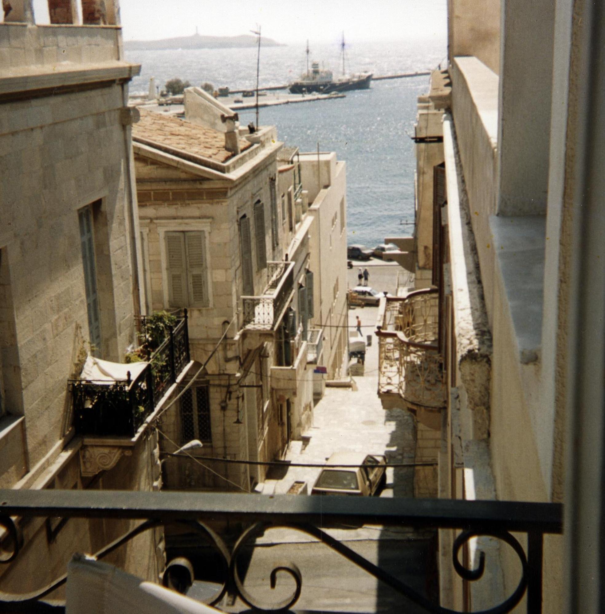 Ariadni Rooms & Apartments Ermoupoli Bagian luar foto
