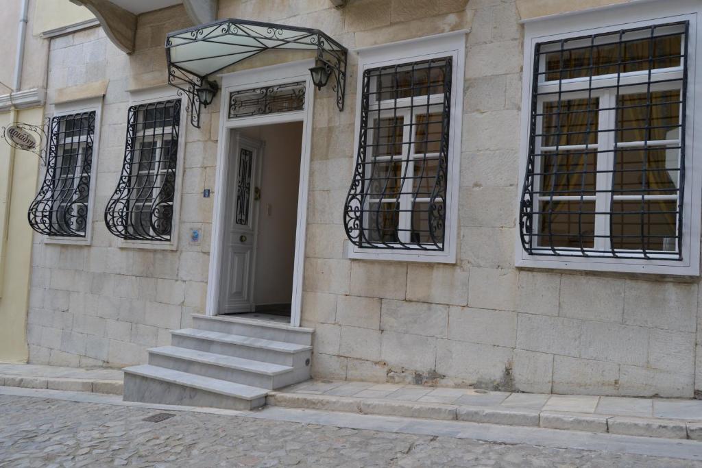 Ariadni Rooms & Apartments Ermoupoli Bagian luar foto